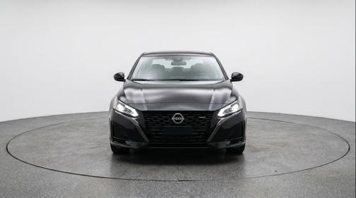 Super Black 2025 Nissan Altima SV FWD