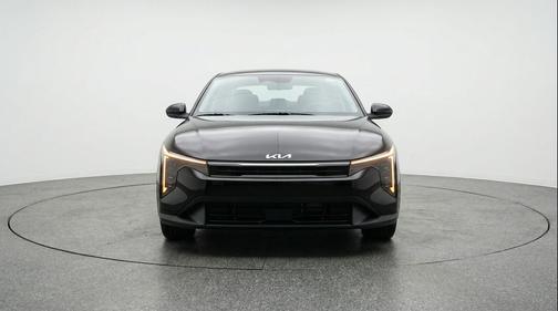 Aurora Black Pearl 2025 Kia K4 LXS