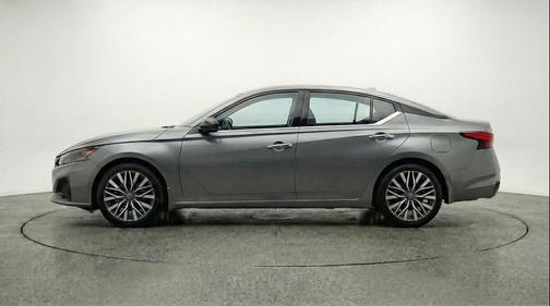 Gun Metallic 2025 Nissan Altima SV FWD