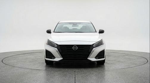 Glacier White 2025 Nissan Altima SV FWD