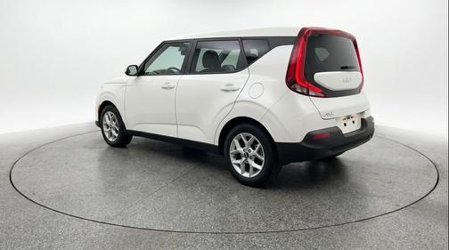 Snow White Pearl 2025 Kia Soul LX