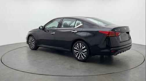 Super Black 2025 Nissan Altima SV FWD