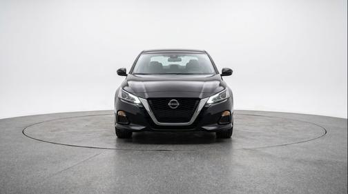 Super Black 2025 Nissan Altima SV FWD