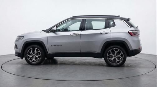 Silver Zynith Metallic Clearcoat 2025 Jeep Compass Limited