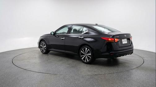 Super Black 2025 Nissan Altima SV FWD