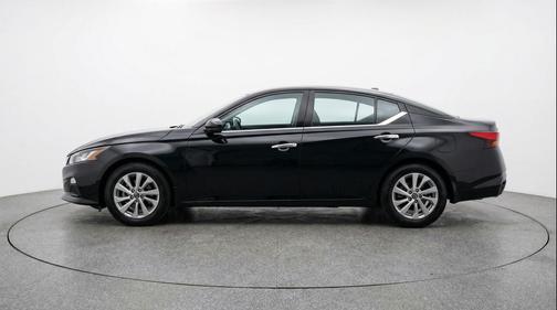 Super Black 2025 Nissan Altima SV FWD