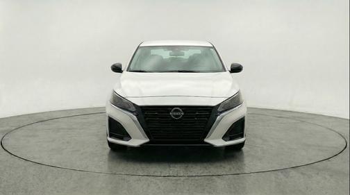 Glacier White 2025 Nissan Altima SV FWD