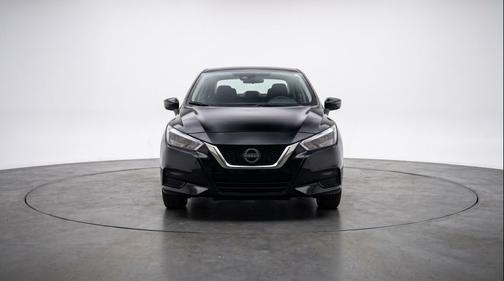 Super Black 2025 Nissan Versa 1.6 SV