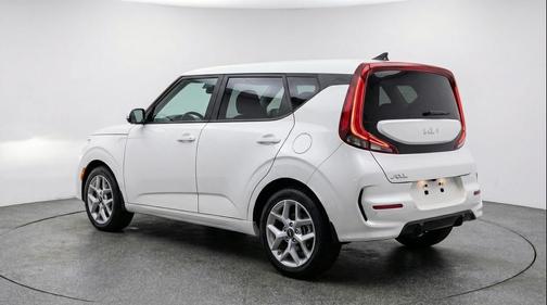 Snow White Pearl 2025 Kia Soul LX