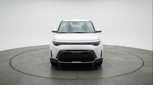 Snow White Pearl 2025 Kia Soul LX