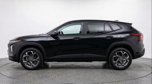 Mosaic Black Metallic 2025 Chevrolet Trax LT