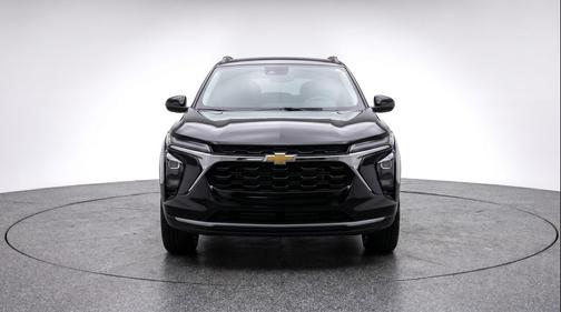 Mosaic Black Metallic 2025 Chevrolet Trax LT