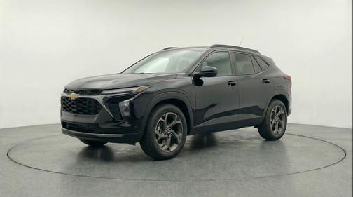 Mosaic Black Metallic 2025 Chevrolet Trax LT