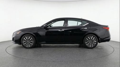 Super Black 2025 Nissan Altima SV FWD