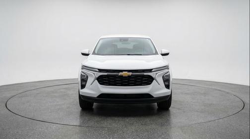 Summit White 2025 Chevrolet Trax LT