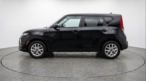 Fusion Black 2025 Kia Soul LX