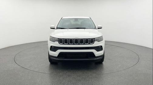 Bright White Clearcoat 2025 Jeep Compass Latitude