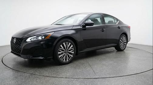 Super Black 2025 Nissan Altima SV FWD