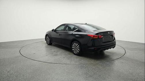 Super Black 2025 Nissan Altima SV FWD