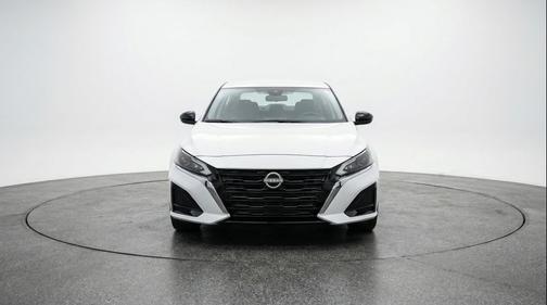 Glacier White 2025 Nissan Altima SV FWD