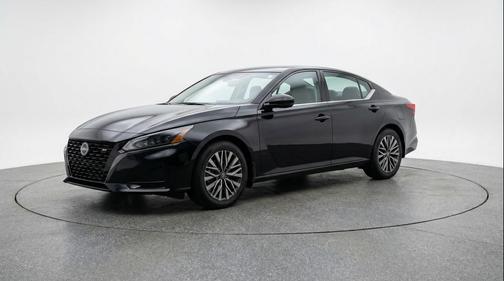 Super Black 2025 Nissan Altima SV FWD