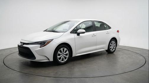 Ice Cap 2025 Toyota Corolla LE