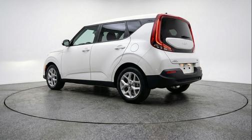 Snow White Pearl 2025 Kia Soul LX