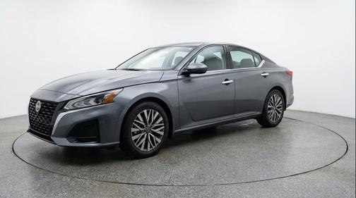 Gun Metallic 2025 Nissan Altima SV FWD