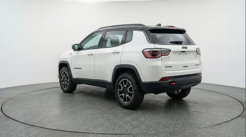 Bright White Clearcoat 2025 Jeep Compass Trailhawk