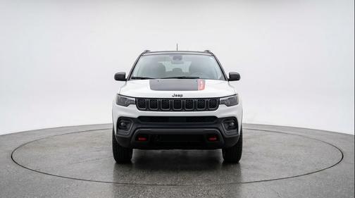 Bright White Clearcoat 2025 Jeep Compass Trailhawk