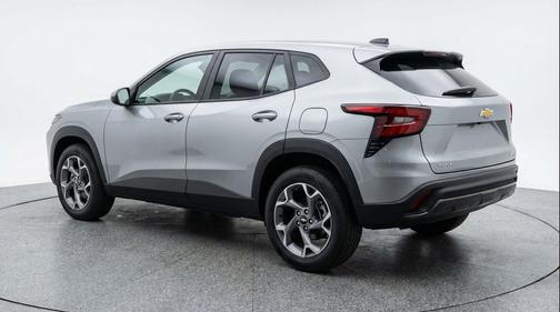 Sterling Gray Metallic 2025 Chevrolet Trax LT