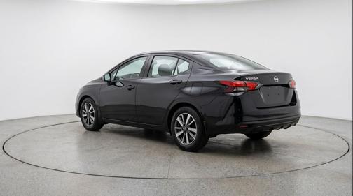 Super Black 2025 Nissan Versa 1.6 SV
