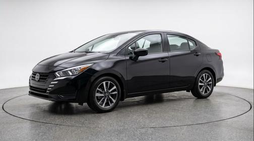 Super Black 2025 Nissan Versa 1.6 SV