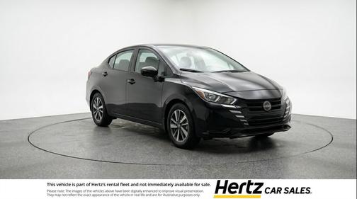 Super Black 2025 Nissan Versa 1.6 SV