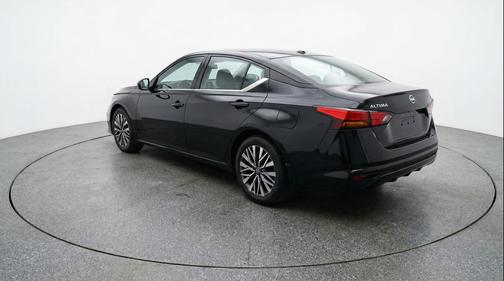 Super Black 2025 Nissan Altima SV FWD