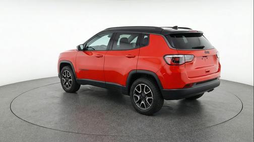 Red Hot Pearlcoat 2025 Jeep Compass Trailhawk