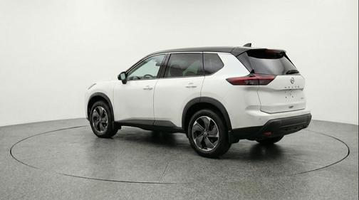 Everest White Pearl Tricoat 2025 Nissan Rogue SV