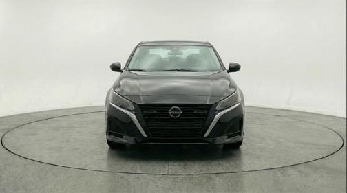 Super Black 2025 Nissan Altima SV FWD