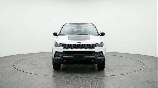 Bright White Clearcoat 2025 Jeep Compass Trailhawk