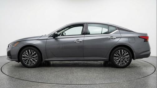 Gun Metallic 2025 Nissan Altima SV FWD
