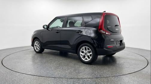 Fusion Black 2025 Kia Soul LX