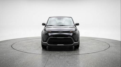 Fusion Black 2025 Kia Soul LX