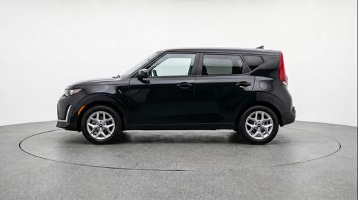Fusion Black 2025 Kia Soul LX