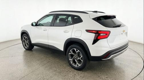 Summit White 2025 Chevrolet Trax LT