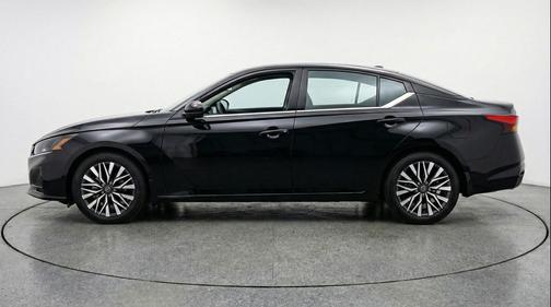 Super Black 2025 Nissan Altima SV FWD