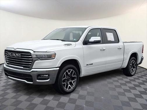 2025 RAM 1500 Laramie Crew Cab 4x4 57' Box