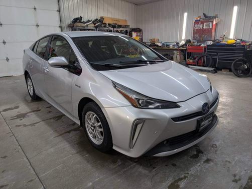 2019 Toyota Prius LE