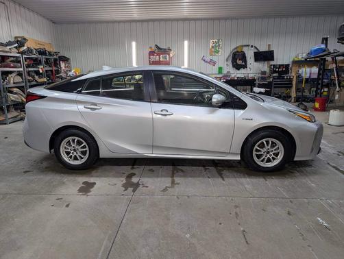 2019 Toyota Prius LE