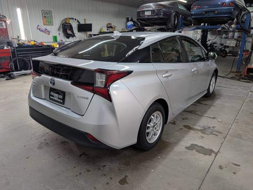 2019 Toyota Prius LE
