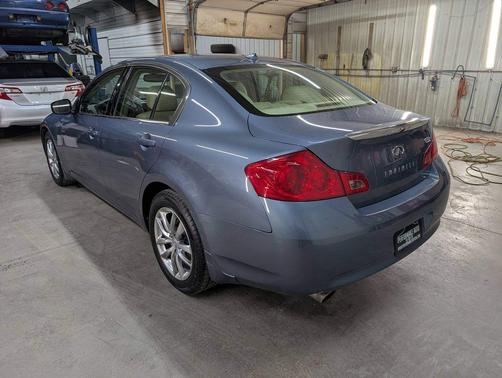 2009 INFINITI G37 x